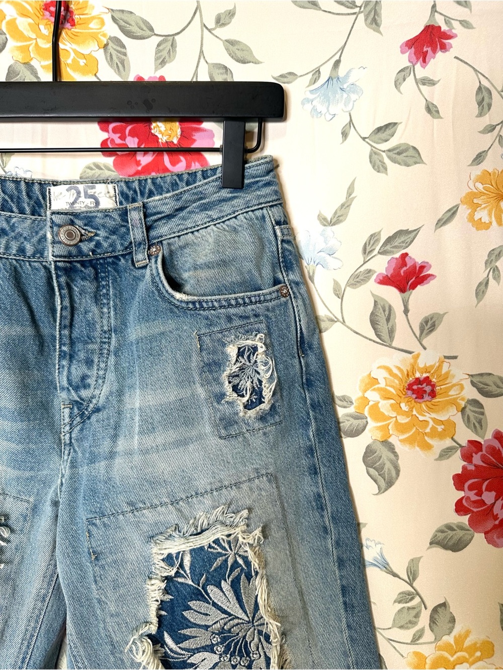 FREE PEOPLE | We the Free Desert Rose Distressed Floral Patchwork Jean | Size 25 - Picture 3 of 5